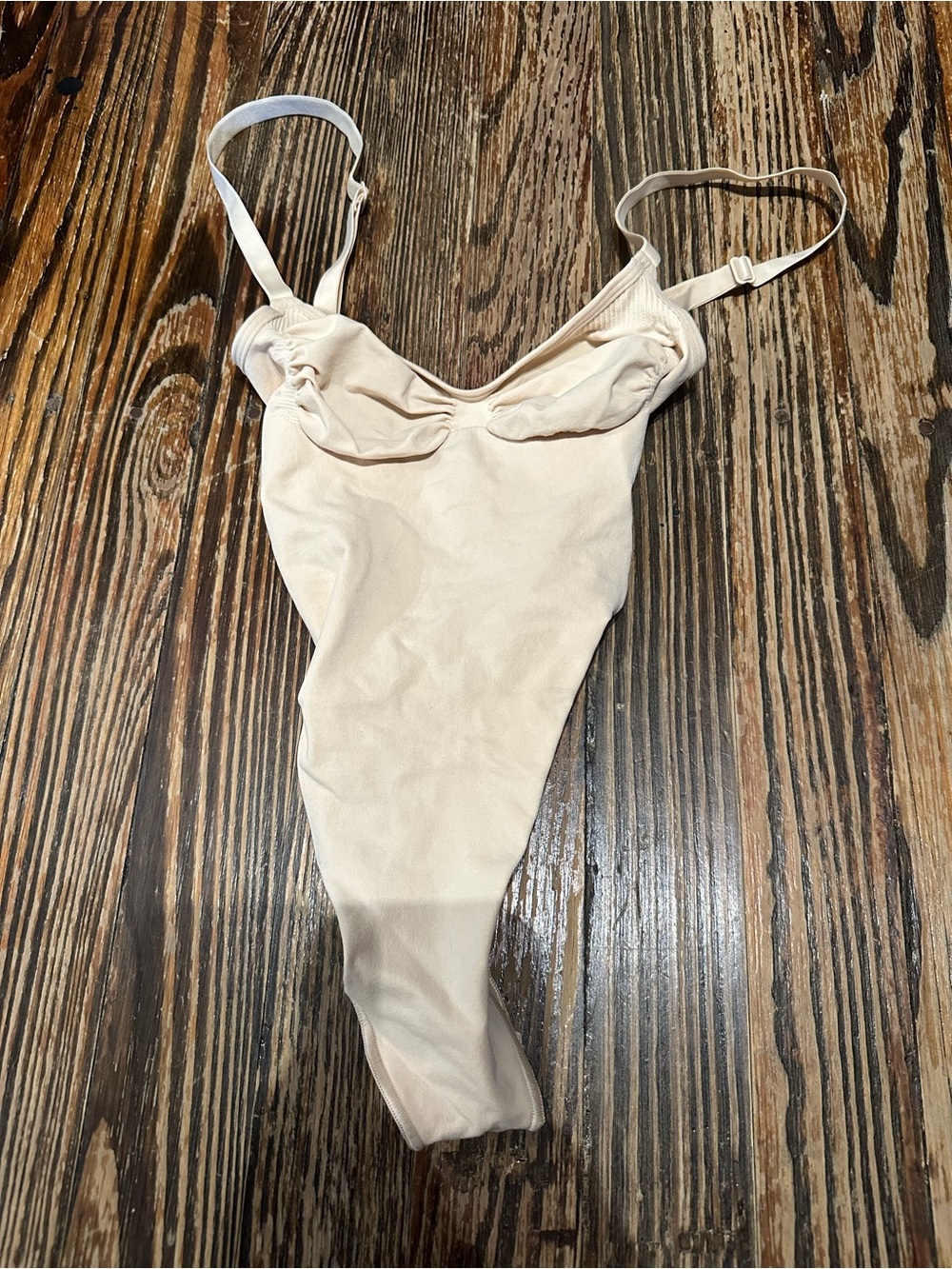 SKIMS NWOT Seamless Sculpt shapewear bodysuit thong size small